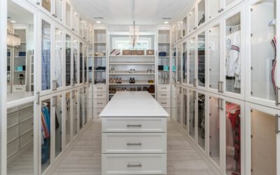 Come organizzare una cabina armadio: la guida definitiva